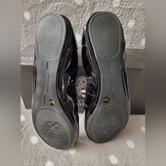 Brand New Vince Camuto Size 8 - Picture 6 of 12